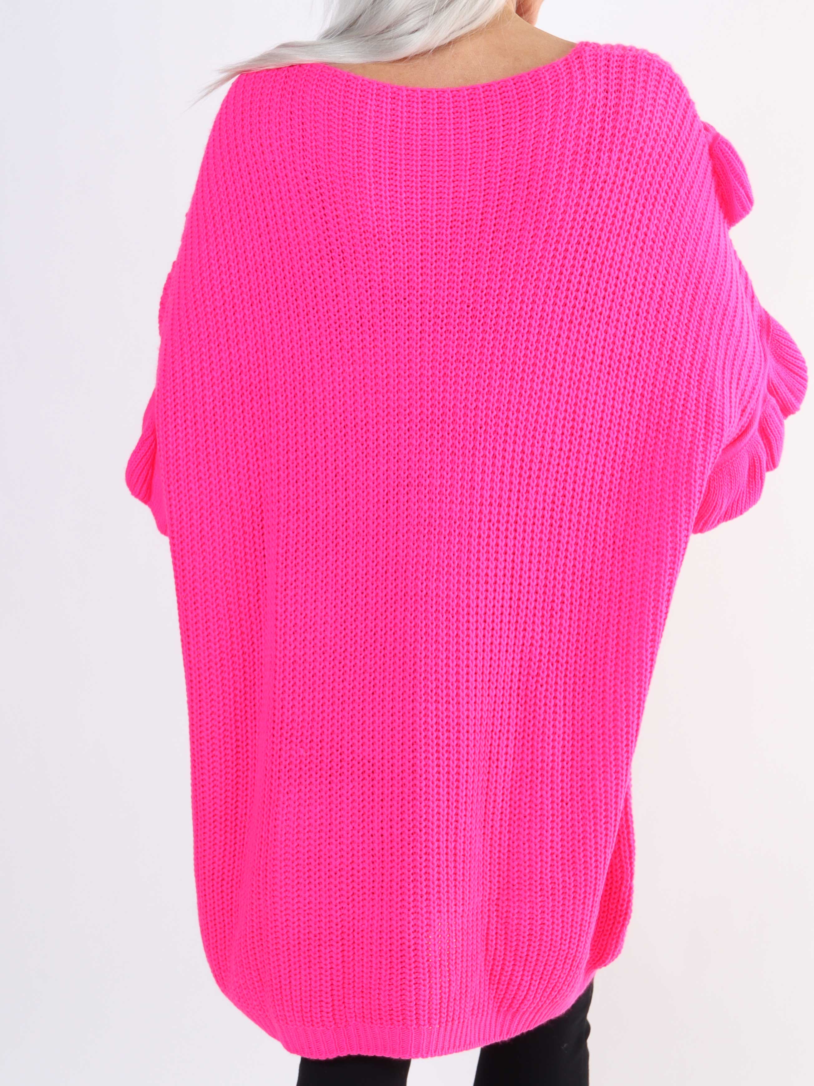 Ellis Dress - Lækker plus size strikkjole med fine flæsedetaljer